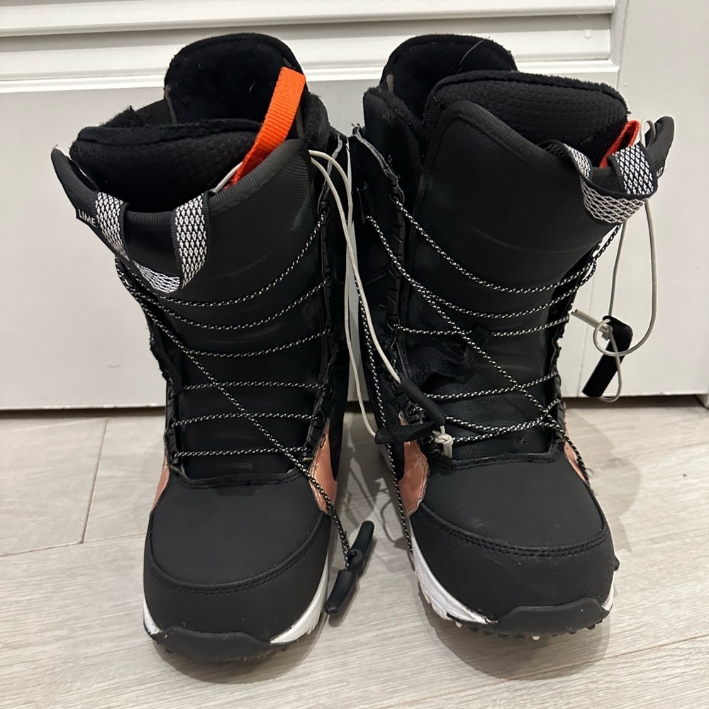 Burton Limelight Women’s Snowboard Boot - Size 6.5